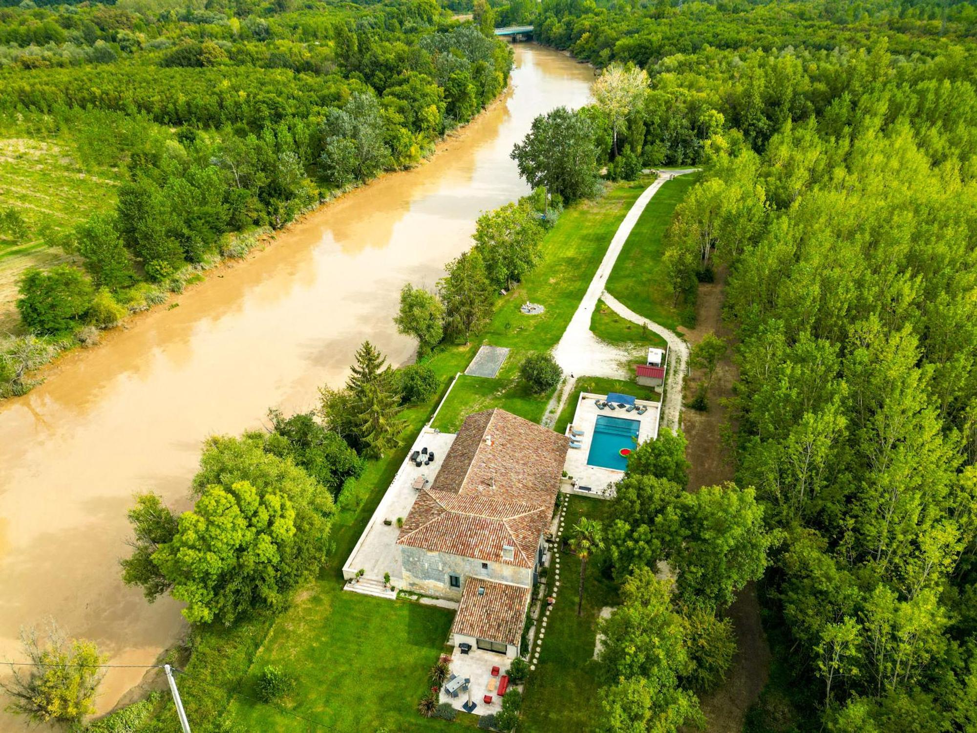 Вилла Le Bon Ami Fronsac  Экстерьер фото